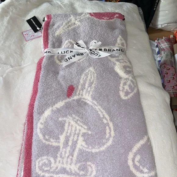 LUCKY BRAND Lavender Feather Knit Jacquard Throw